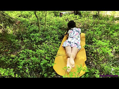 ❤️ Tinder تي اجنبي منهنجي بلي کي مشت زنی ڪري ٿو ۽ جنگل ۾ شوق سان چوندو آهي ❤️❌ ❌❤